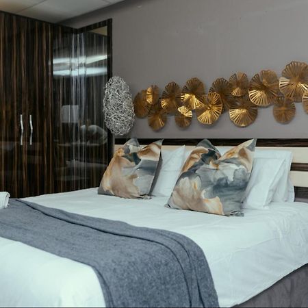 Monte La Vue Hotel Sandton Exterior photo